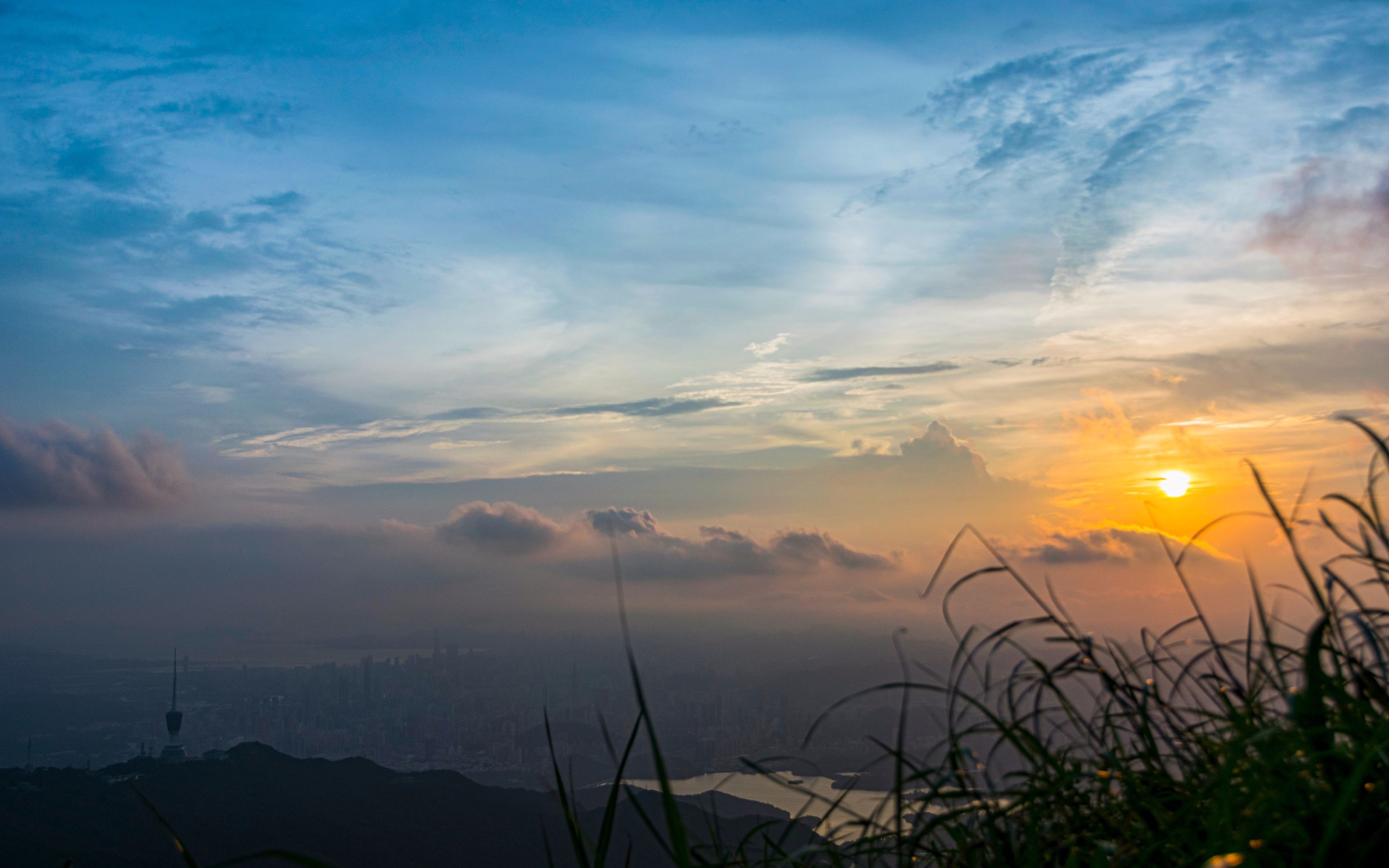 美好的往往是一瞬间,深圳市梧桐山日落