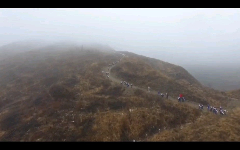 [图]眼前有山河，心中有家国！弘文中学风雨无阻26次任山河之行！真正让爱国主义在学生心中生根。坚定的红色信念铸造学生的思想堡垒，让信仰之火生生不息、红色基因代代相传。