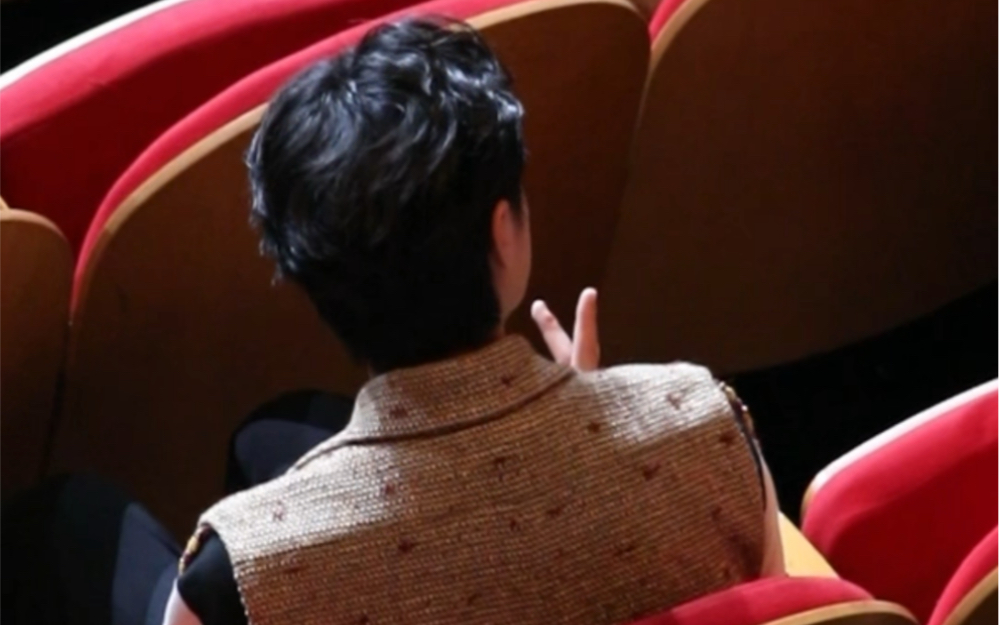 王一博内场比耶