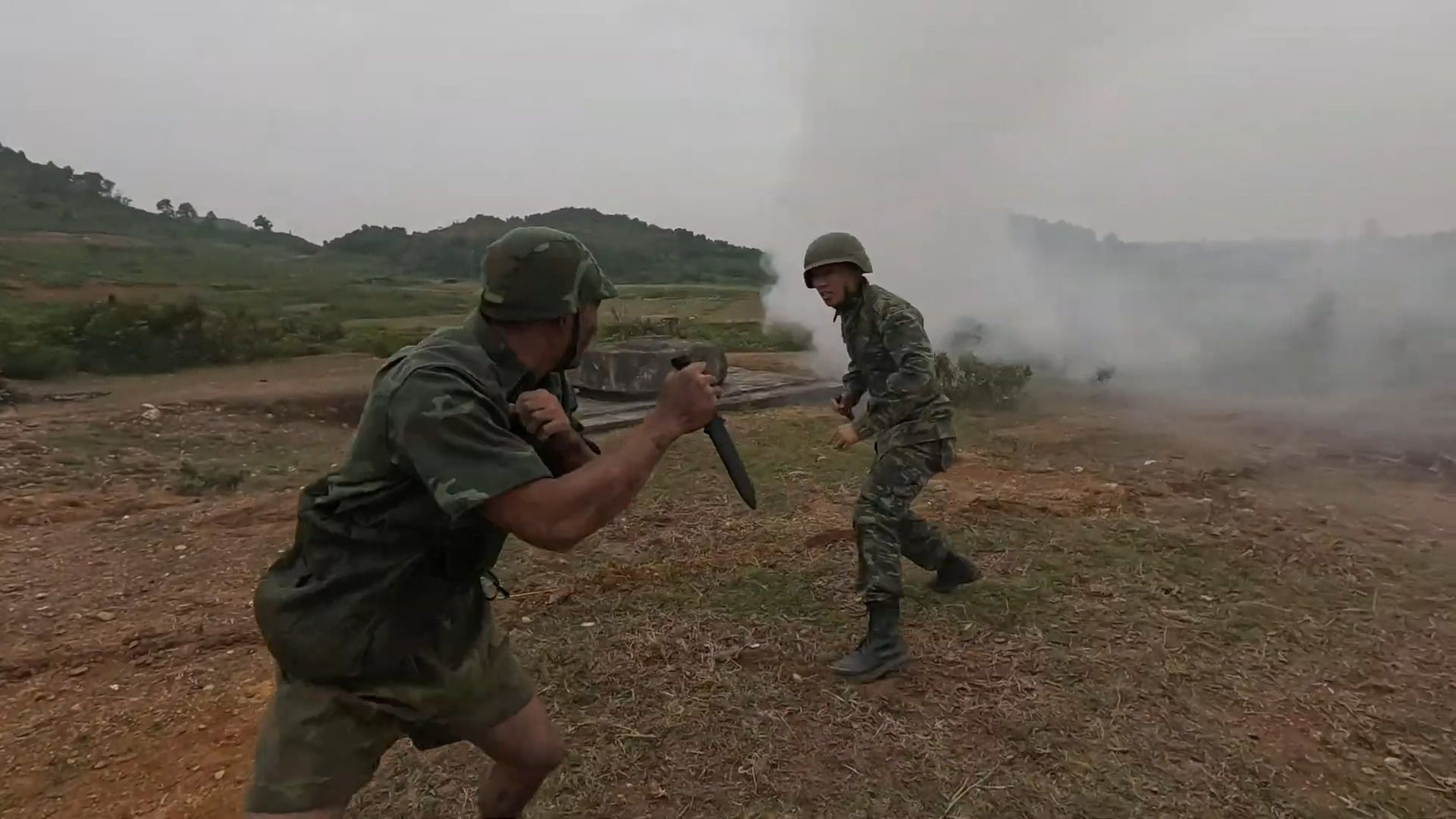 [图]杂兵负责冲出去当炮灰