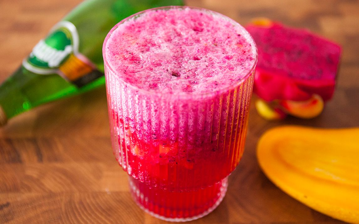 很简单的火龙果气泡水,没有加糖也很好喝