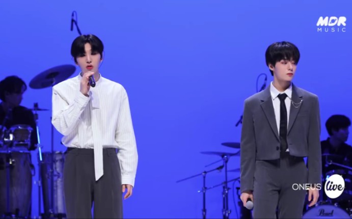 [图]211126 ♥oneus♥ On Rainy Days (by BEAST) Band LIVE Ver.（现场音乐表演）