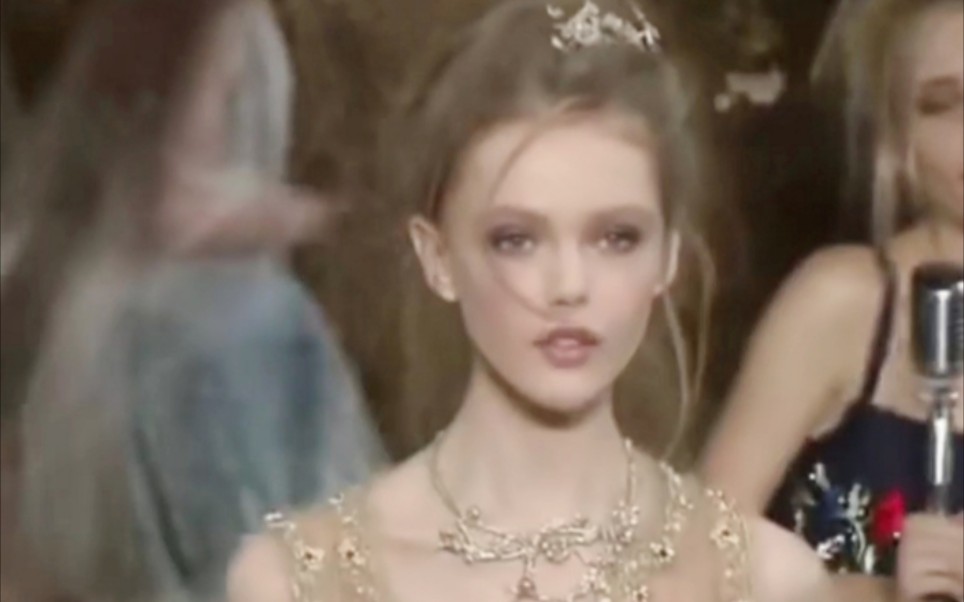 [图]【Frida Gustavsson】“落入凡间的精灵系超模鼻祖 一字步女王” 弗丽达·古斯塔夫松（达达）（萝卜达）