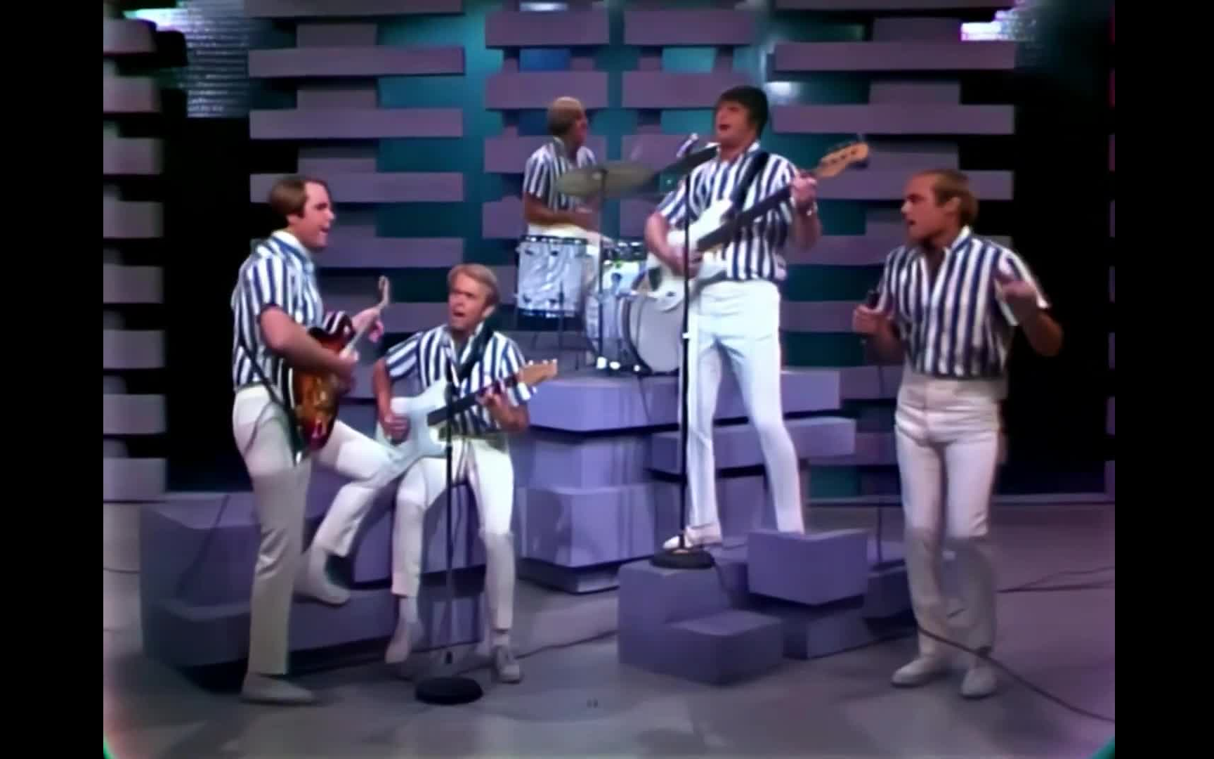 [图]沙滩男孩乐队（The Beach Boys）两首歌曲《Barbara Ann》、《Help Me, Rhonda》现场 1965