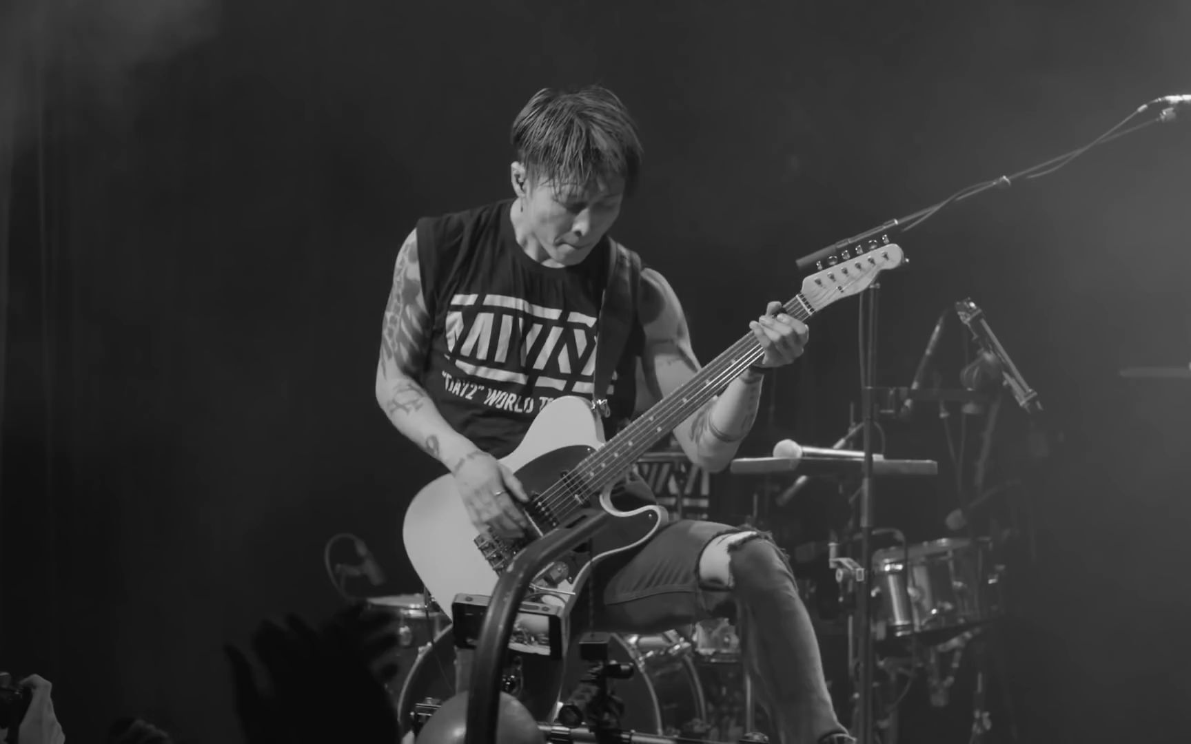 [图]日本天才音乐人Miyavi，35秒开始超神！