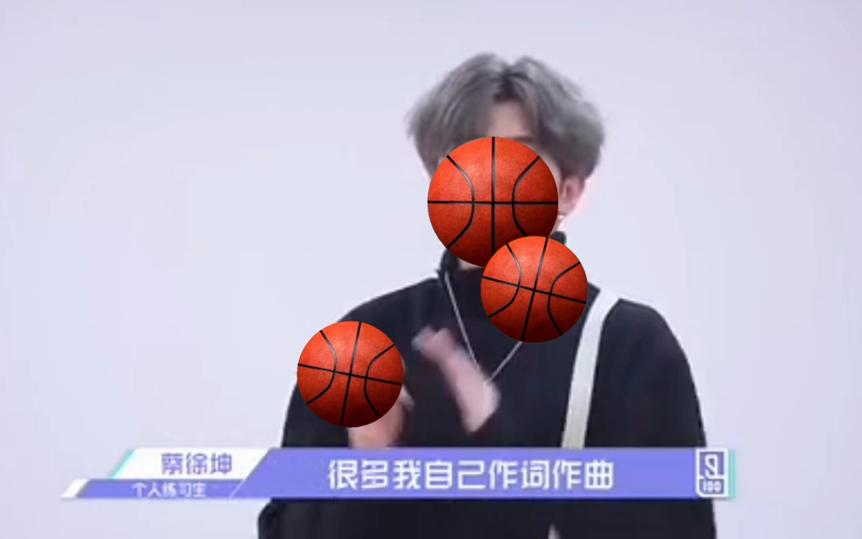 [图]三个🏀无规则运动