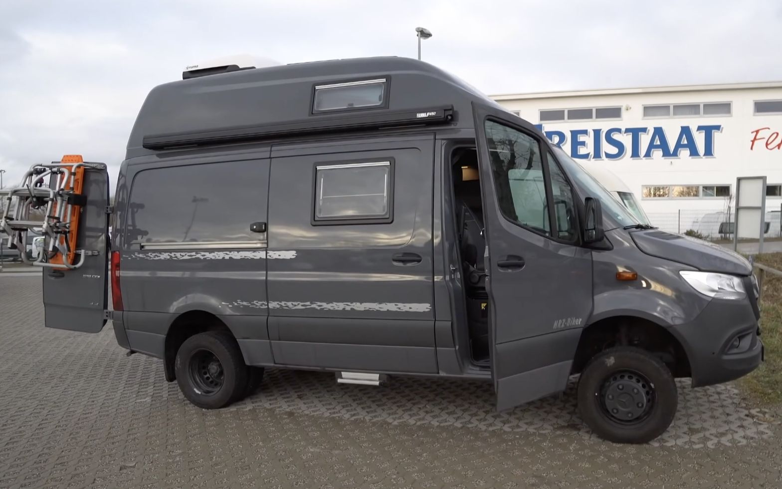 德语生肉2021款高顶奔驰4x4改装越野房车