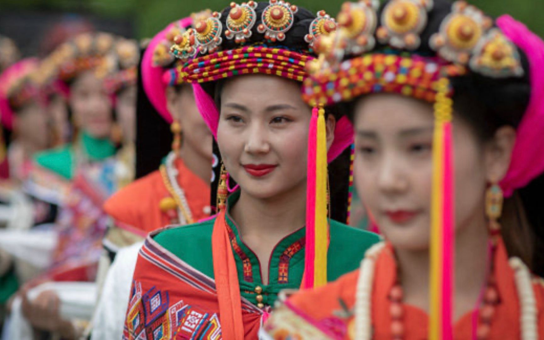 在四川康定,竟真的存在"女儿国",最不缺的就是美女!纪录片