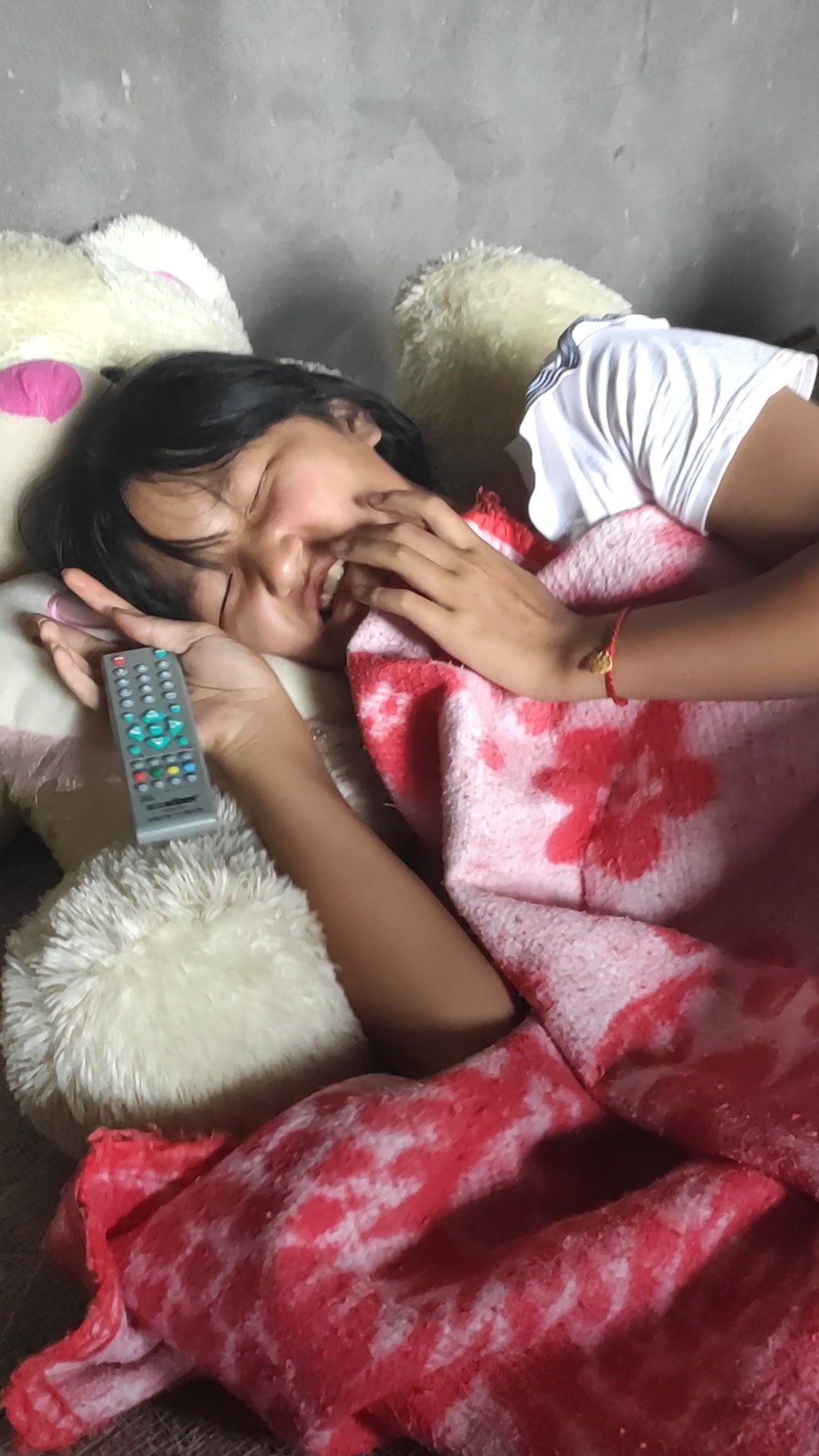 当挠醒睡着的妹妹会发生什么