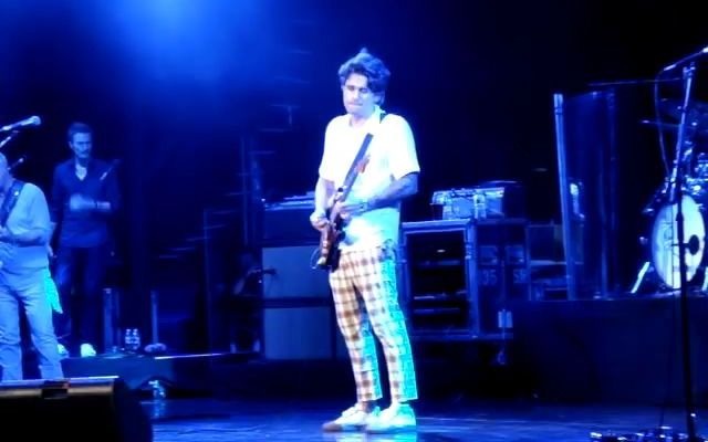 [图]John Mayer - Covered In Rain (Front Row - Live @ Nikon Jones Beach 7/21/10)