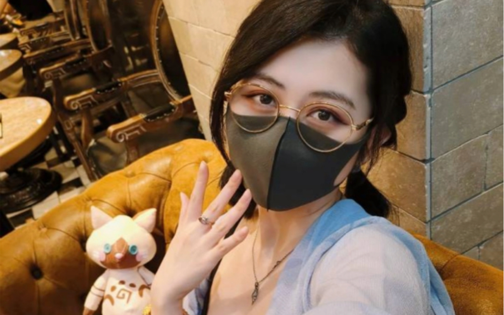 奶咪，only fans 大神。《入侵东京》《中秋特辑a》《房东的XX》 - 视频下载 Video Downloader