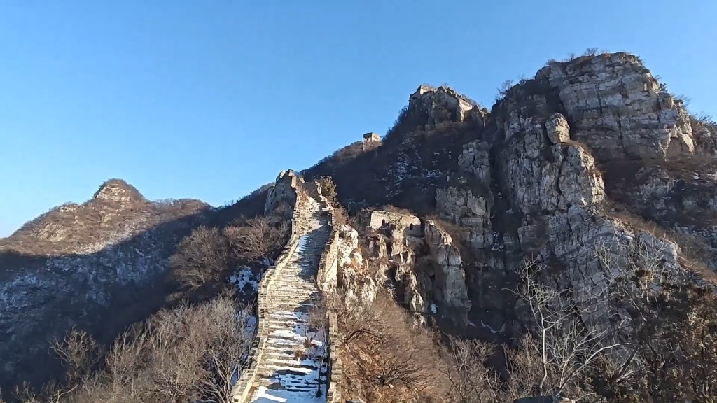为了单人冬季穿越箭扣长城小布达拉宫段,老贺也是拼了.东段已经完成