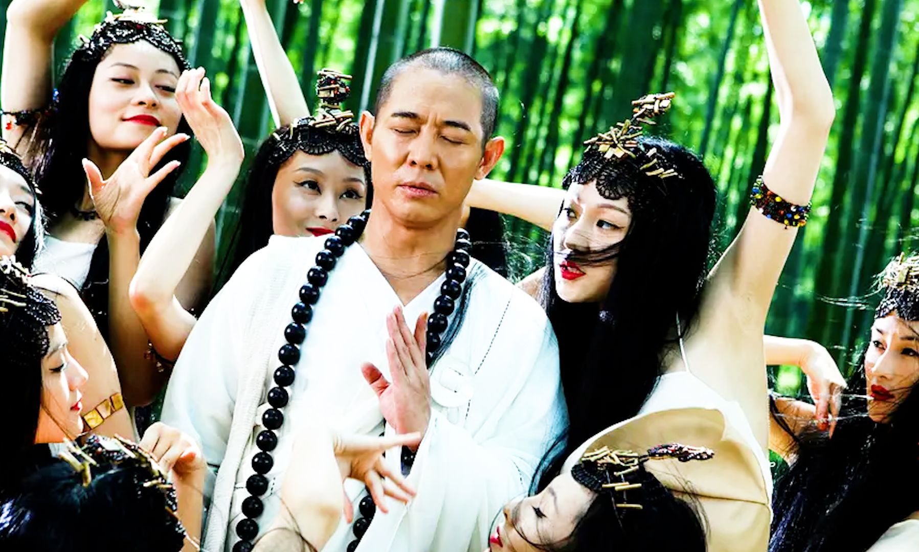 狐妖化身成绝色美女，想要让捉妖师手下留情！
