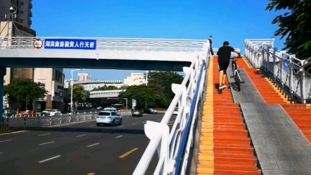 [图]昔日最繁华的路口，如今因为疫情城市按下暂停键而如此安静，大家都自觉呆在家里不添乱，有如此的政府与群众，我们必将战胜疫情。