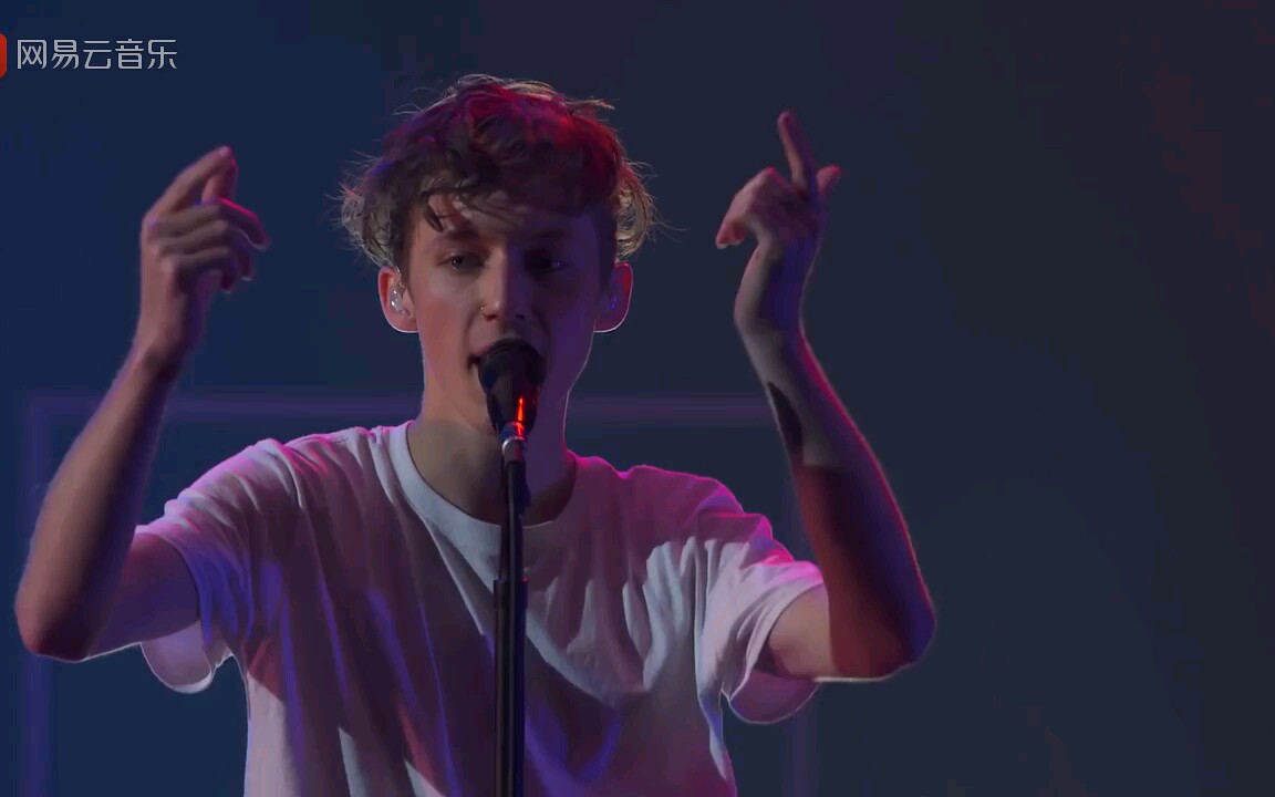 forhimtroyesivan戳爷唱歌总爱扭一扭