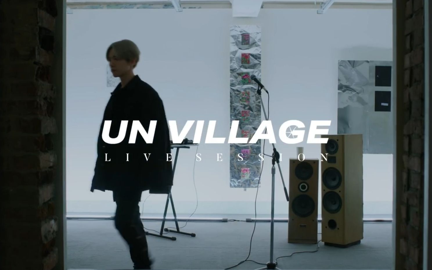 [图]【BAEKHYUN | 边伯贤 考古安利向】又考古到一版不一样感觉的live——《UN village》