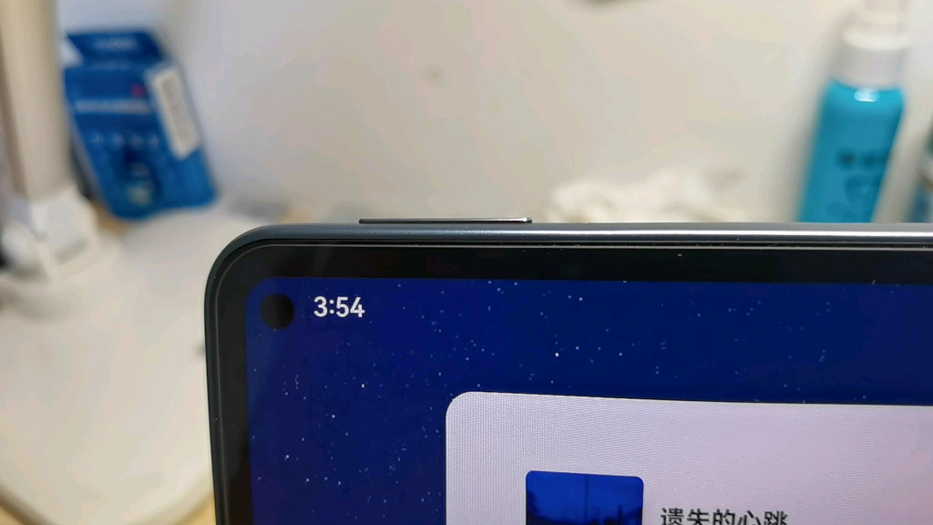 [图]新到的华为matepad pro 11，音量键按起来松松垮垮的，视频中轻轻碰就会压下去没有音量加减效果，按到底才有反应，你们的也这样吗？是不是中奖了