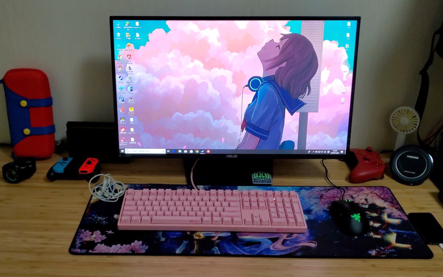 高二学生的书房桌面布置1.