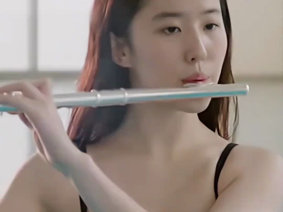 刘亦菲泳装太美了,神仙姐姐魅力十足.