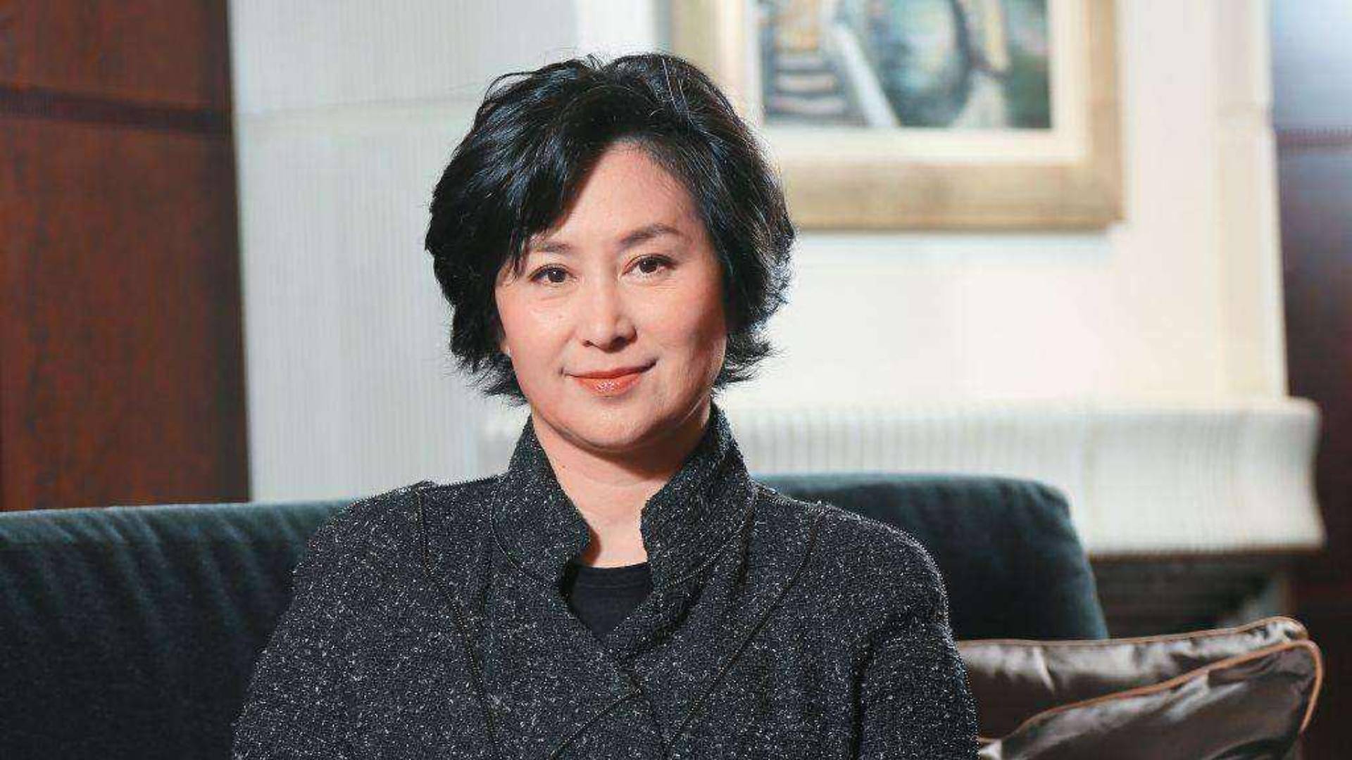蓝琼缨:14岁成赌王妾室,舍命相逼公开身份,如今手