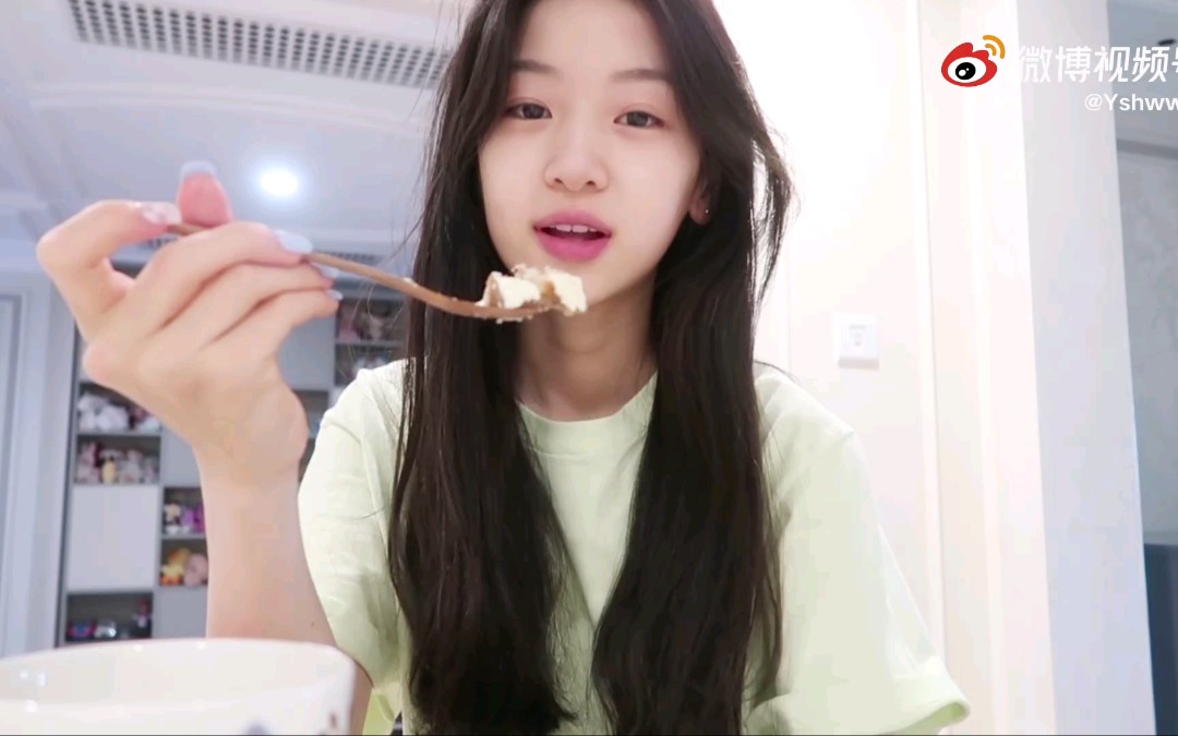 yshwww/于anna vlog|a random week in july逛超市/ 做饭/ 吃披萨/ 和