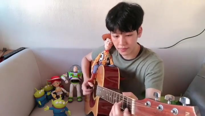 war沃沃子弹吉他玩具总动员