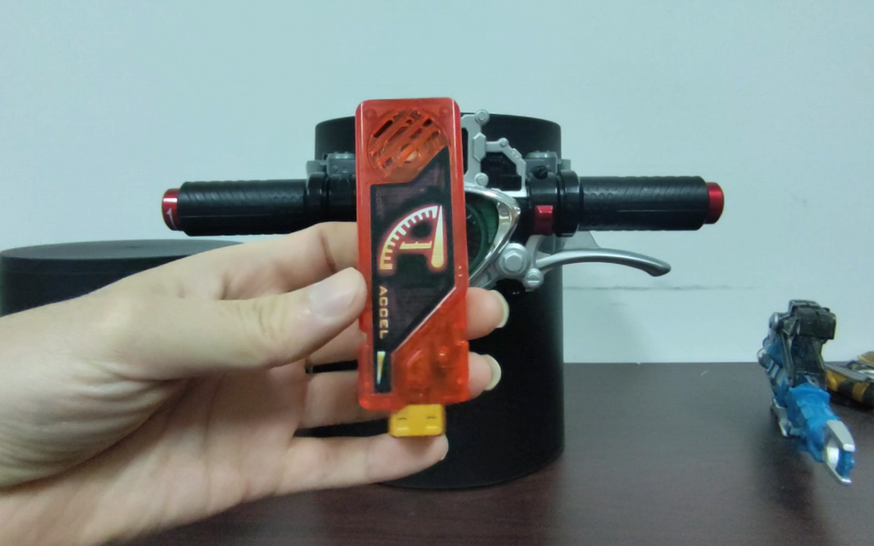 假面骑士w dxaccel驱动器 附带加速记忆体与另外五根银边记忆体联动