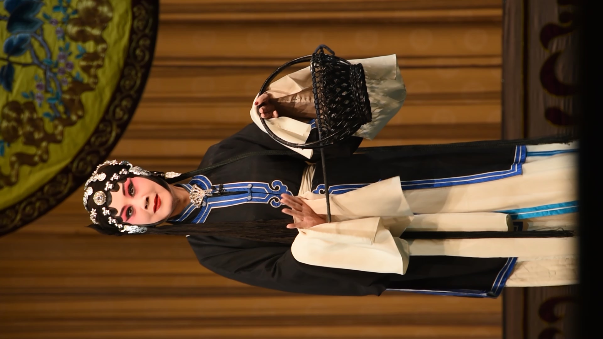 山东省京剧院《桑园会》采桑