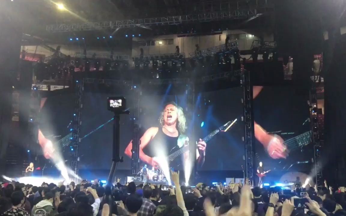 [图]Metallica - Enter Sandman 北京 内场