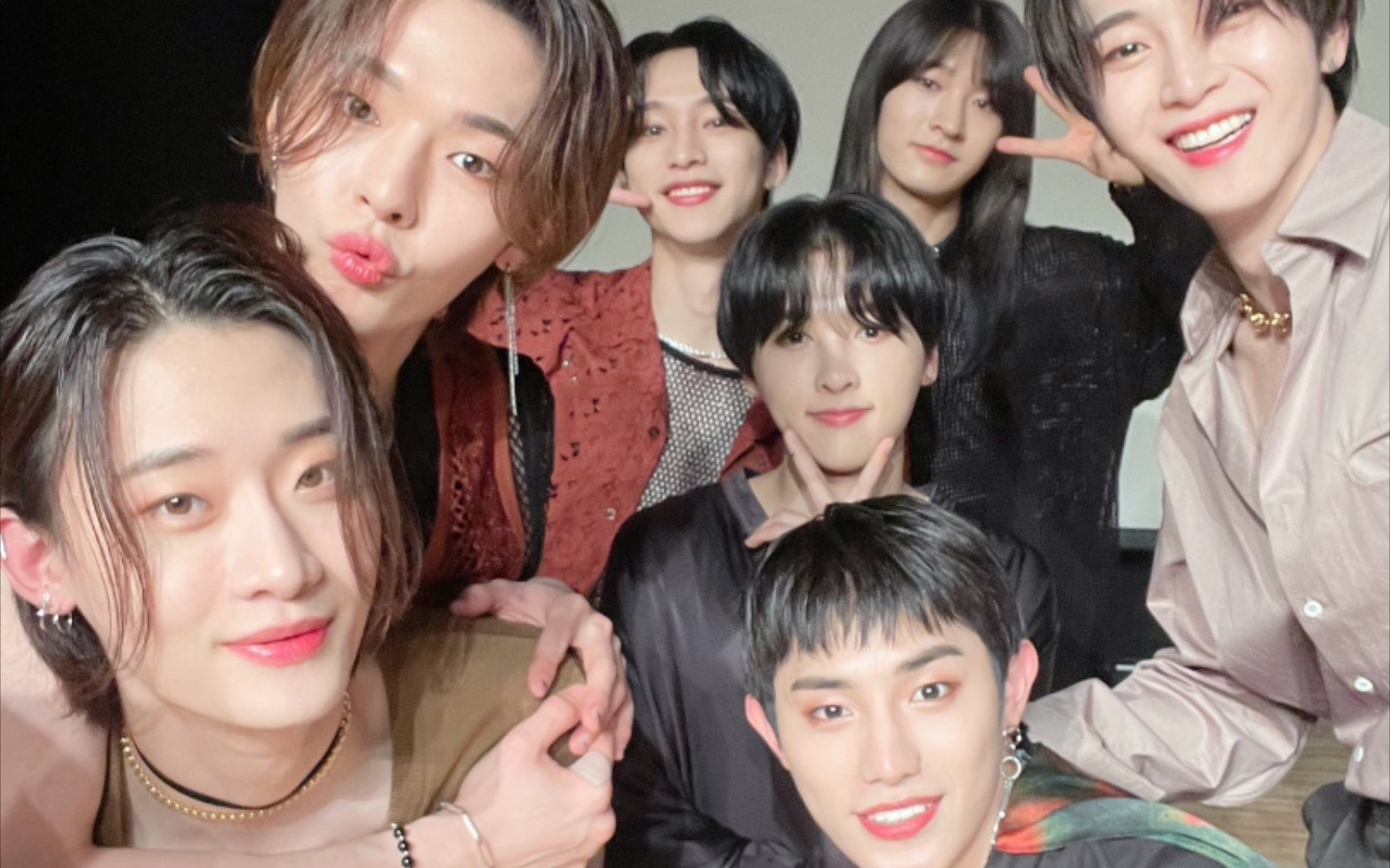 【onlyoneof】instinct part 1 氧人专辑假装开箱