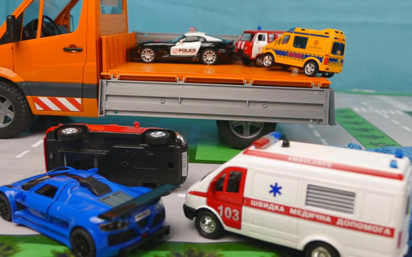 救护车玩具壁纸图片