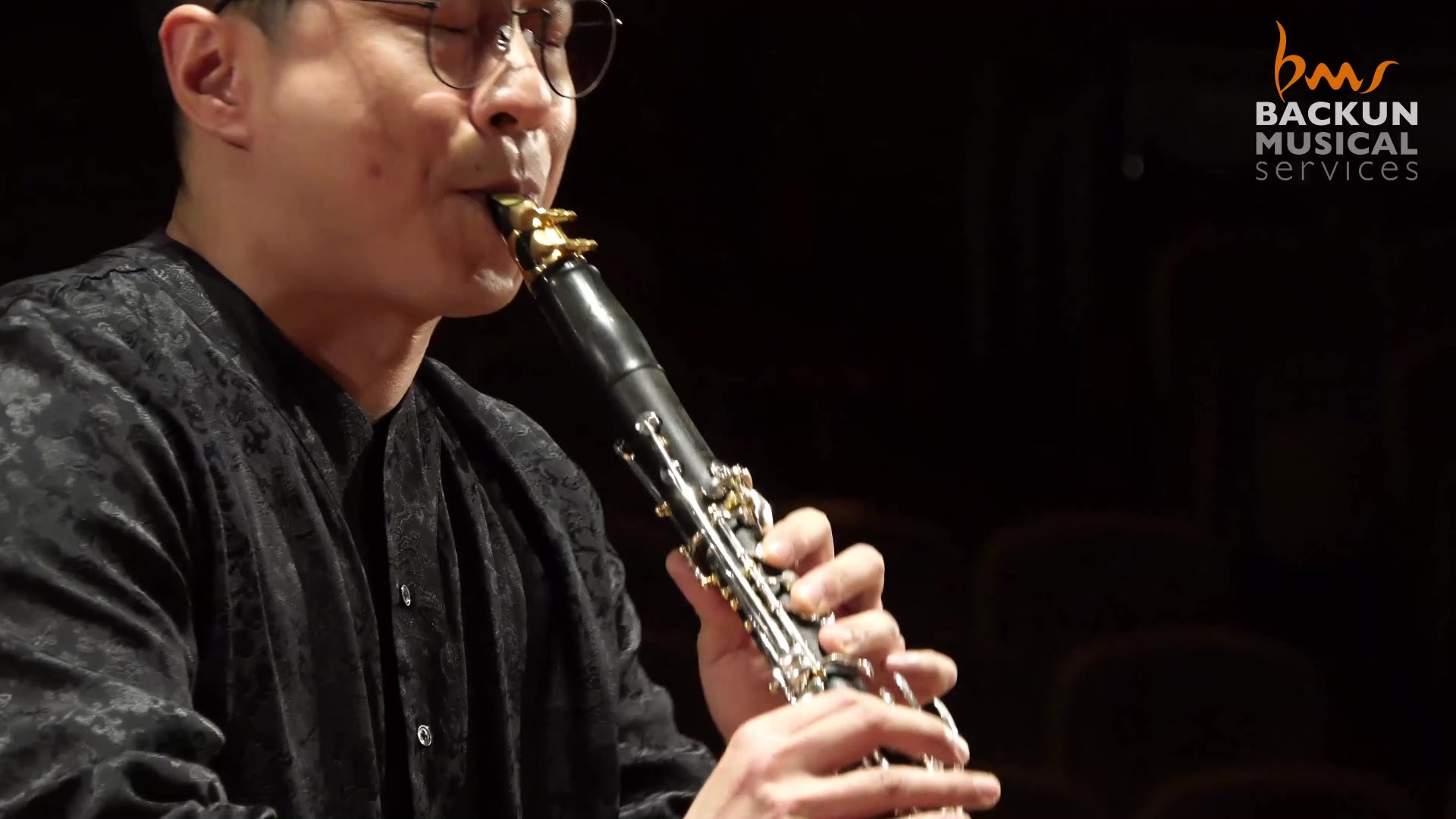 单簧管和竖琴演绎触碰心灵的音乐