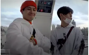 Télécharger la video: 【宜嘉】【markson】世界上最甜的草莓先生和最温柔的香烟先生