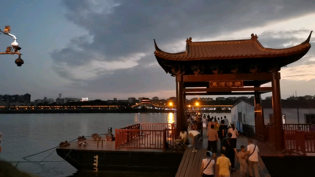 网红地打卡 赣州古浮桥