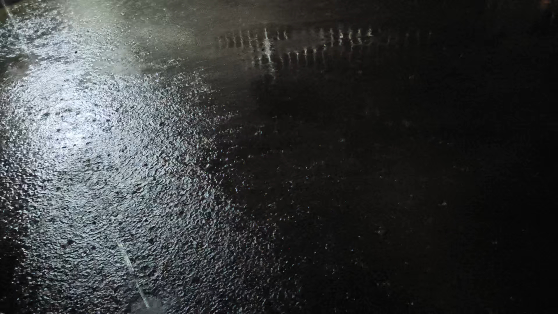【安徽今天下雨了吗】这雨下的我怀疑我家要被淹了,再这样下去我要在