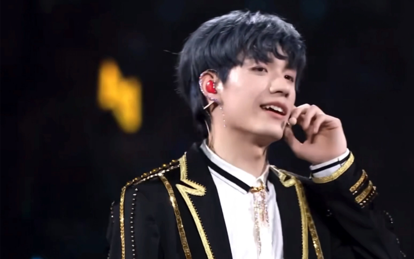 张颜齐r1se演唱会张颜齐个人part近景cut