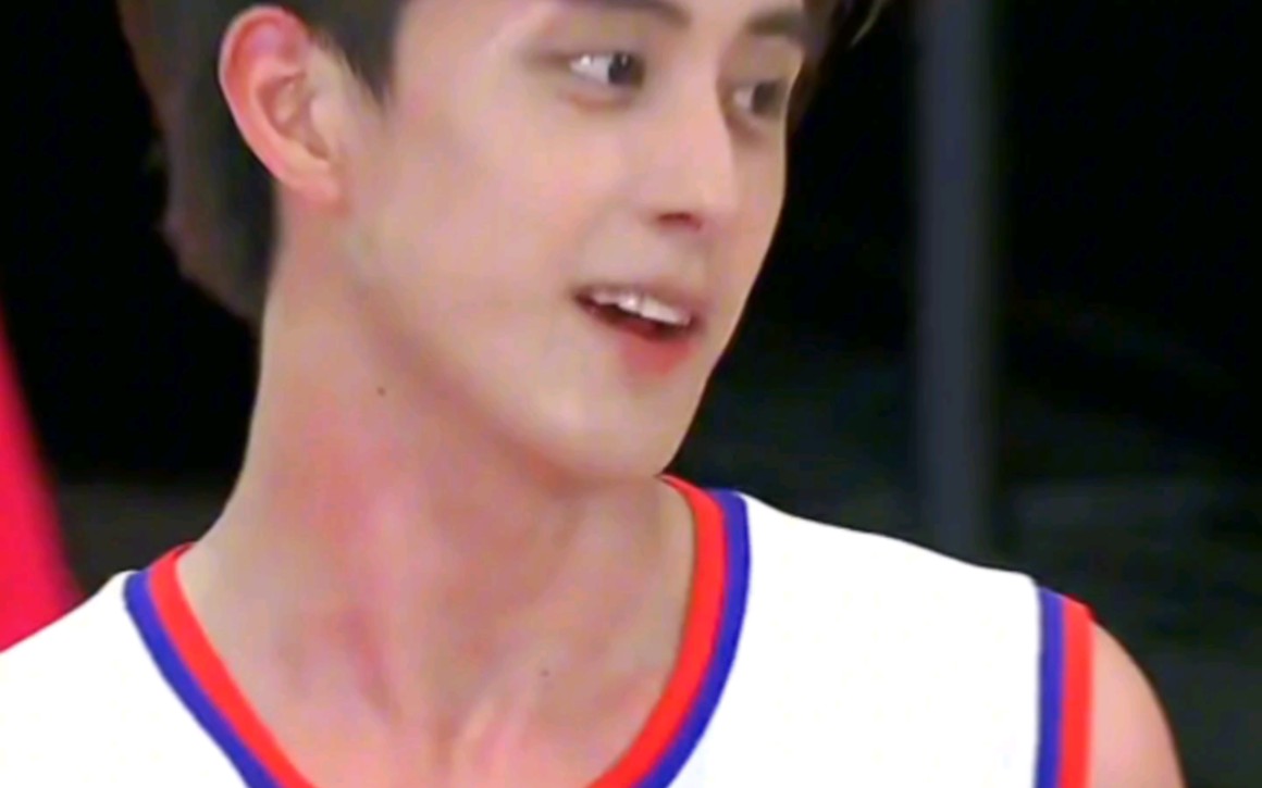 【敖瑞鹏】敖瑞打篮球也是超帅的