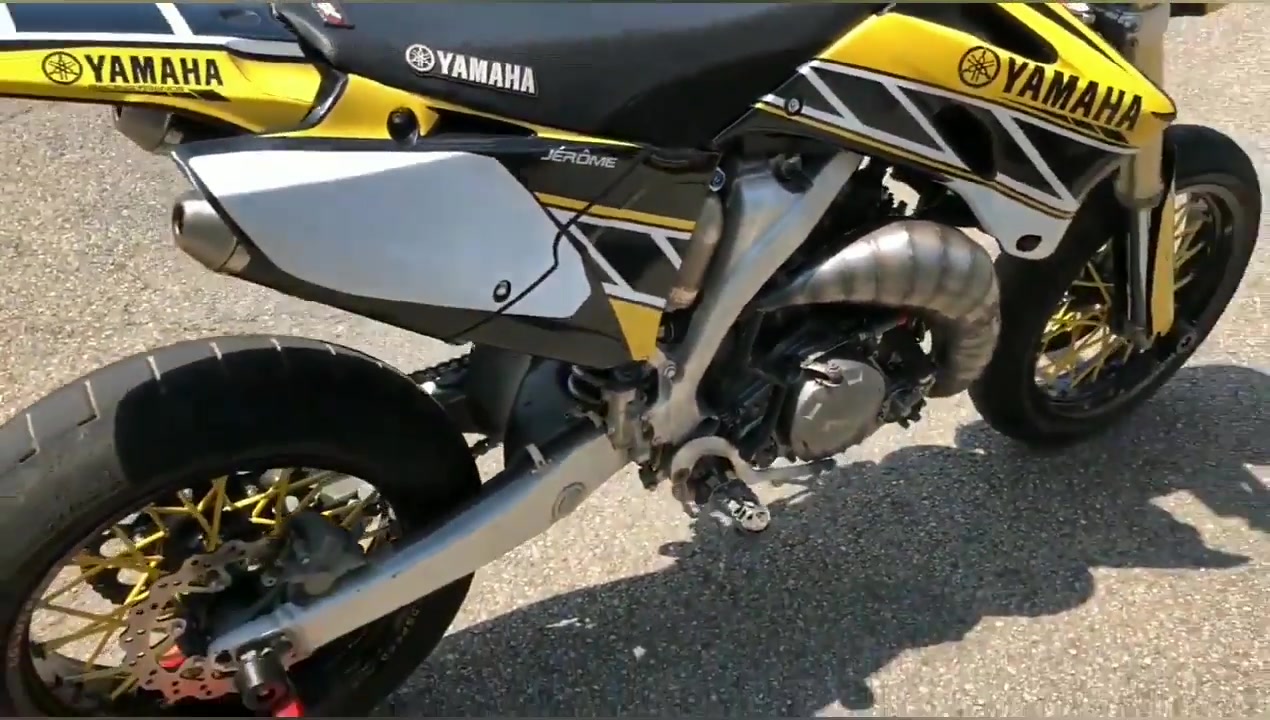 摩友晒车稀有狠货,雅马哈tdr250两冲程并列双缸,声浪爽到爆炸