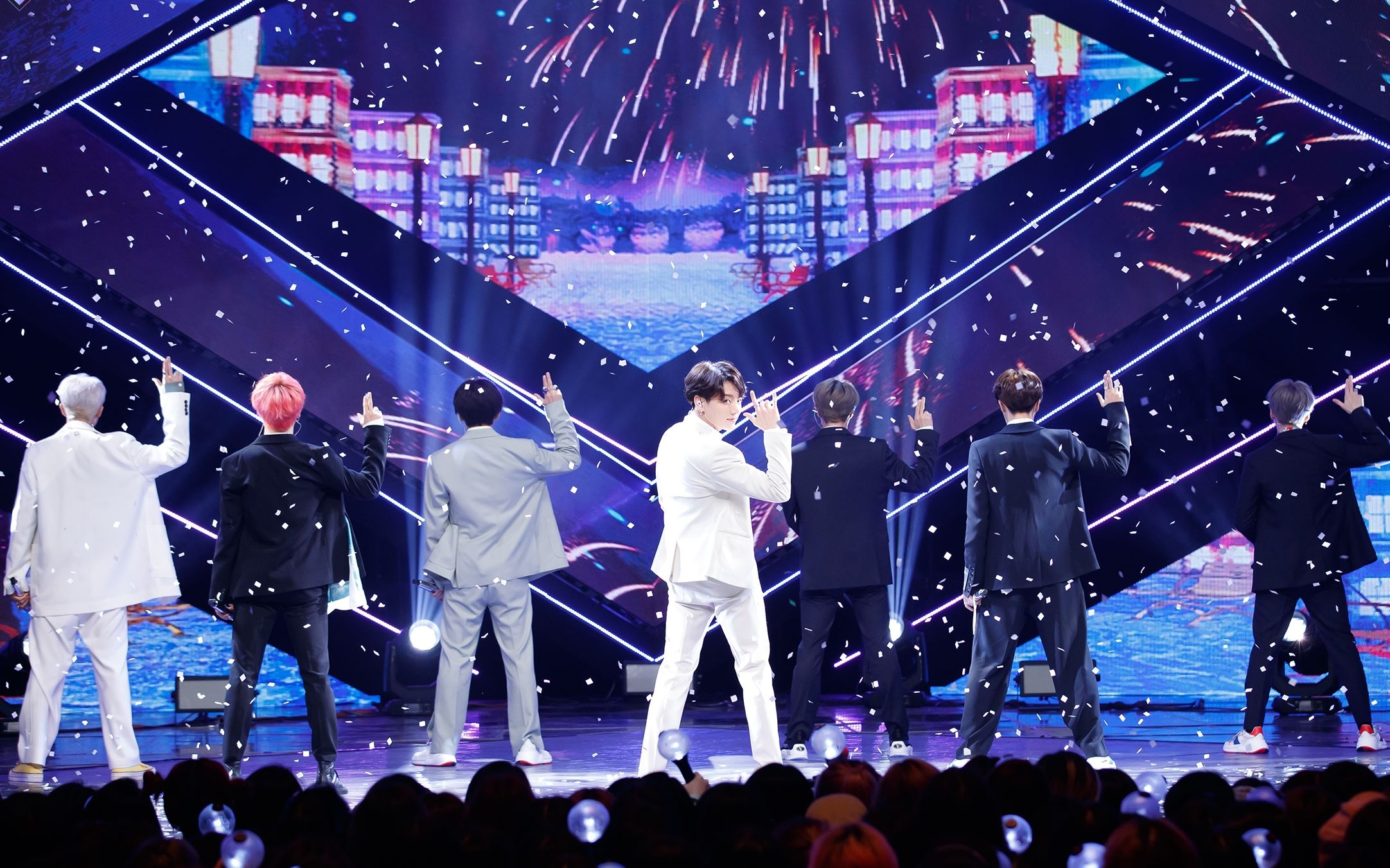 【 防弹少年团 | bts 】live舞台混剪之一键换装 boy with luv | 为了