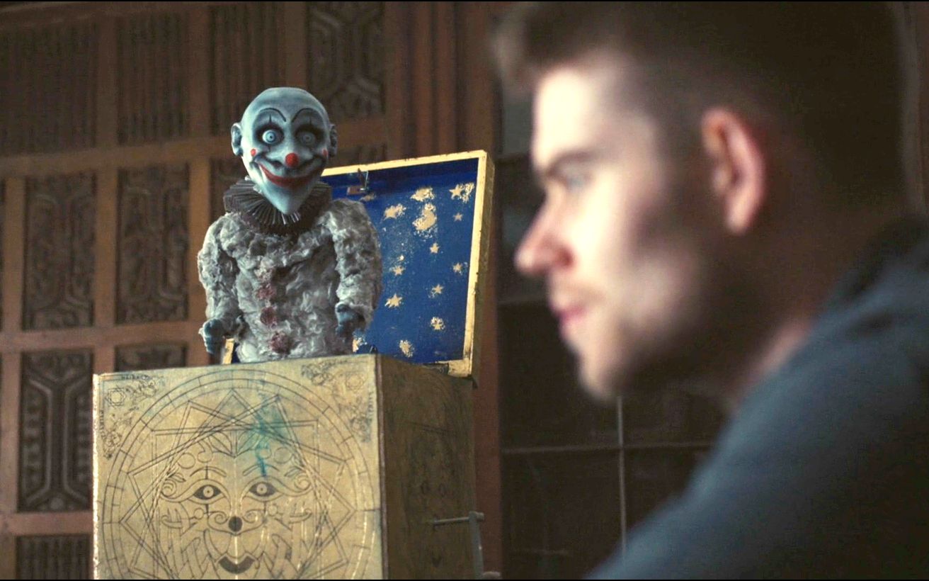 从地底挖出的神秘盒子小丑恶魔藏于其中每杀死一个人便能多活三年恐怖