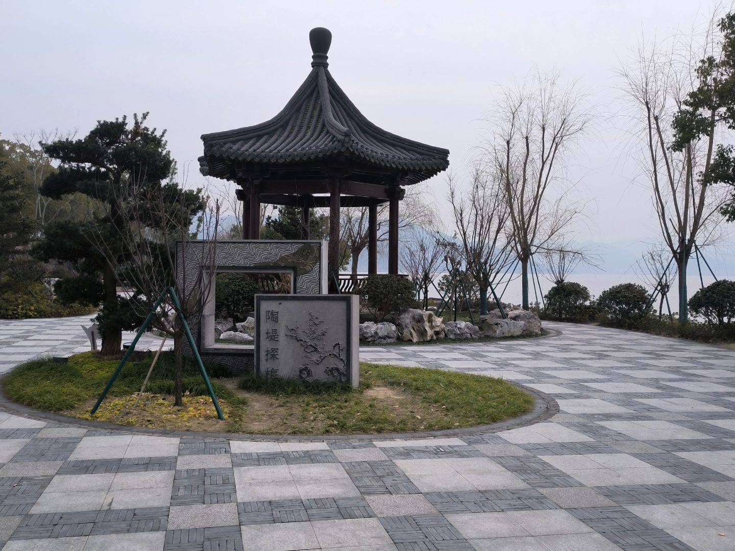 东钱湖小普陀散步