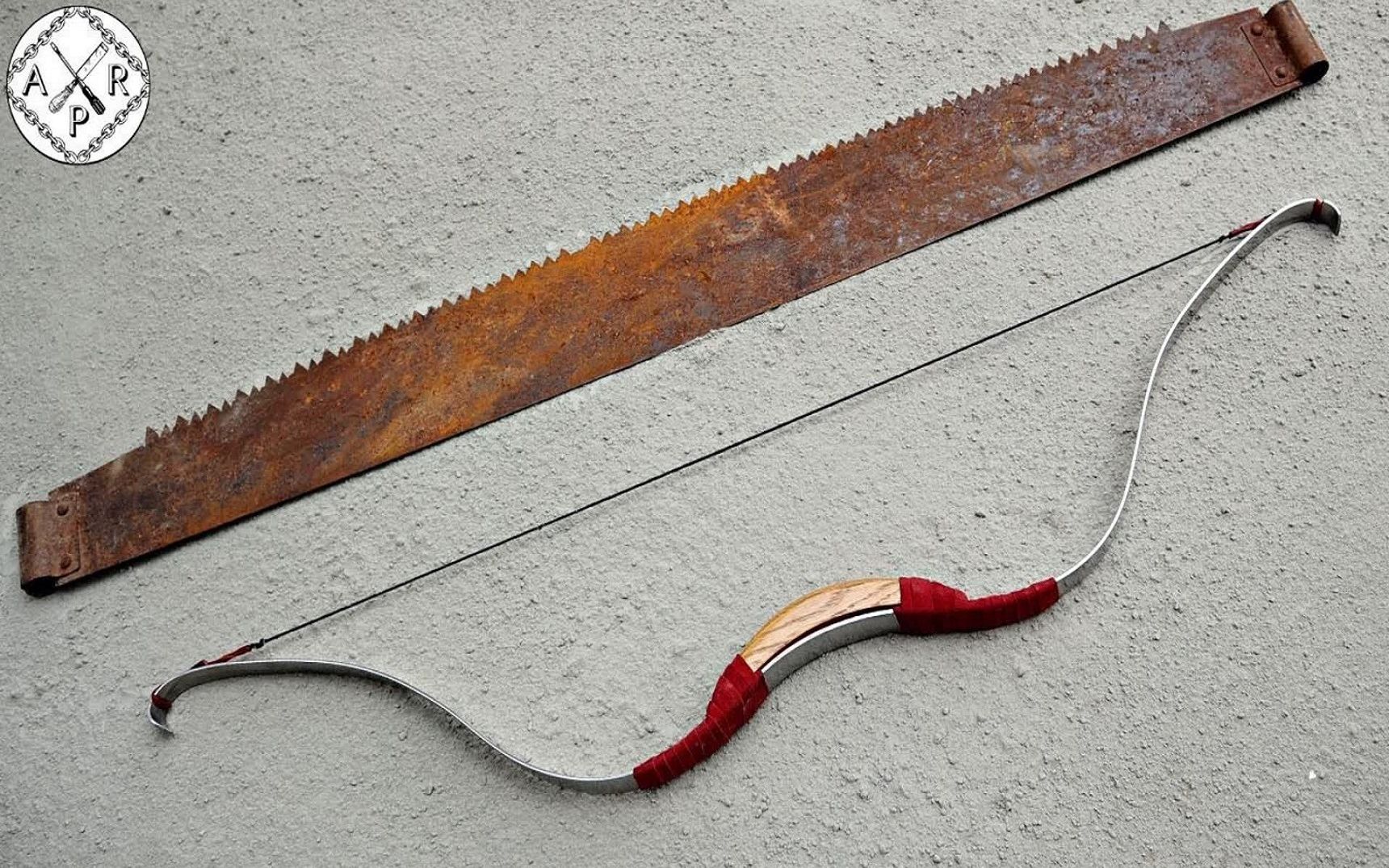 用生锈的铁锯,锻造一把战弓,单手一拉就能百步穿杨