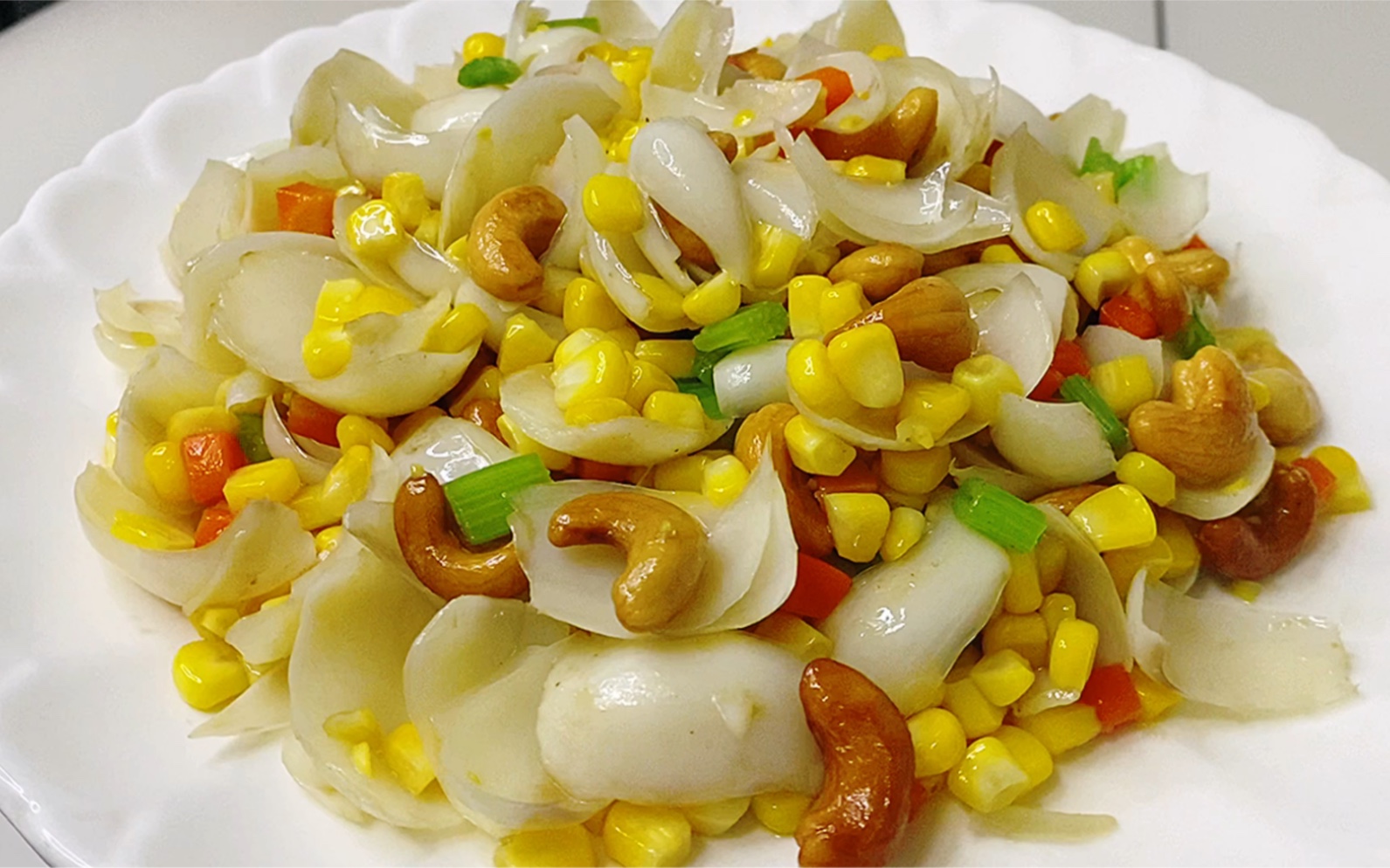 玉米腰果炒百合,营养丰富美味又健康