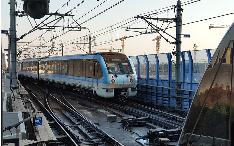 [60p]南京地铁1号线上行地上段前侧pov(配日风运行情报lcd)_哔哩哔哩