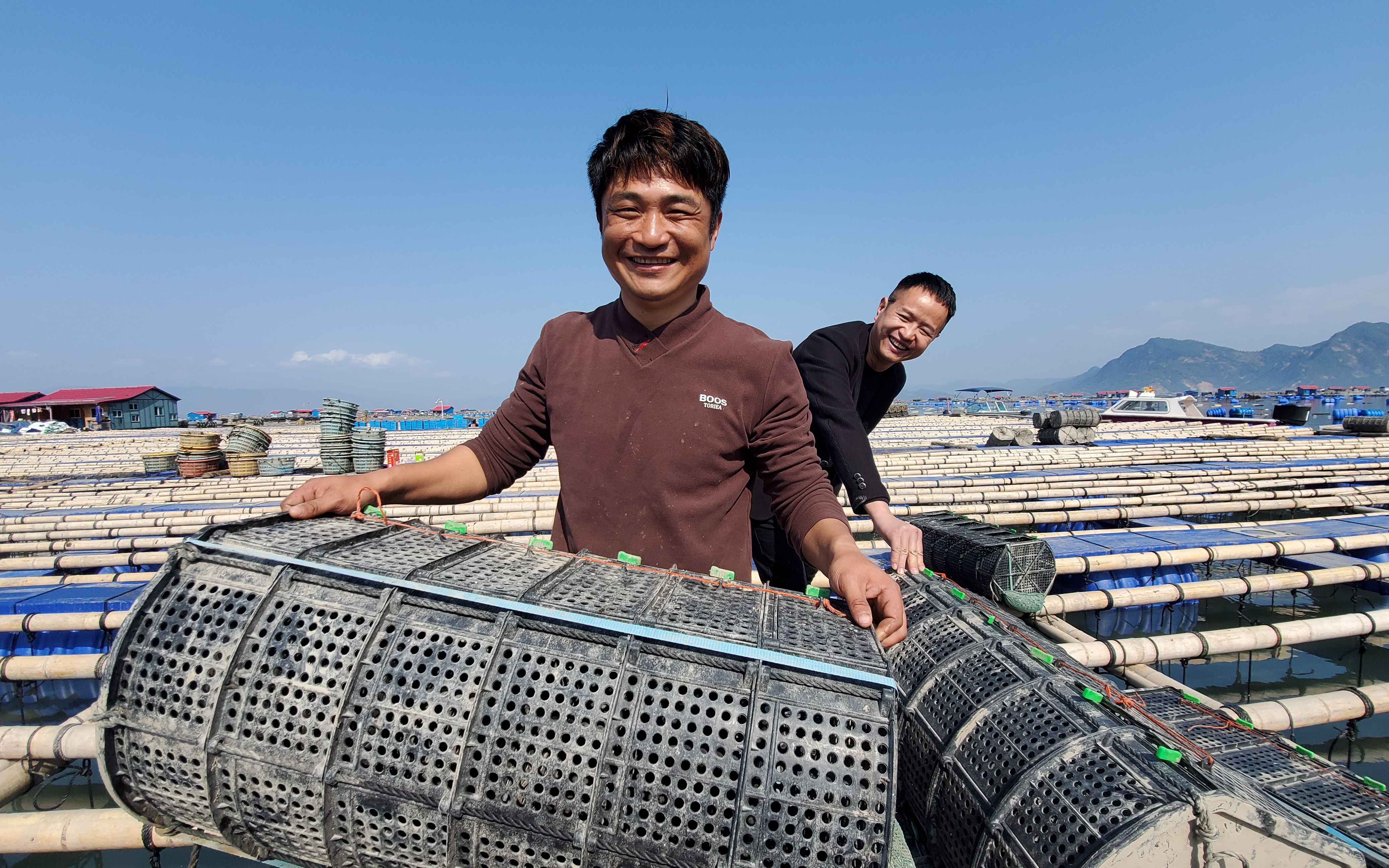 小伙养殖这种高档海鲜四个月能赚一百多万,这么优秀没想到还是单身