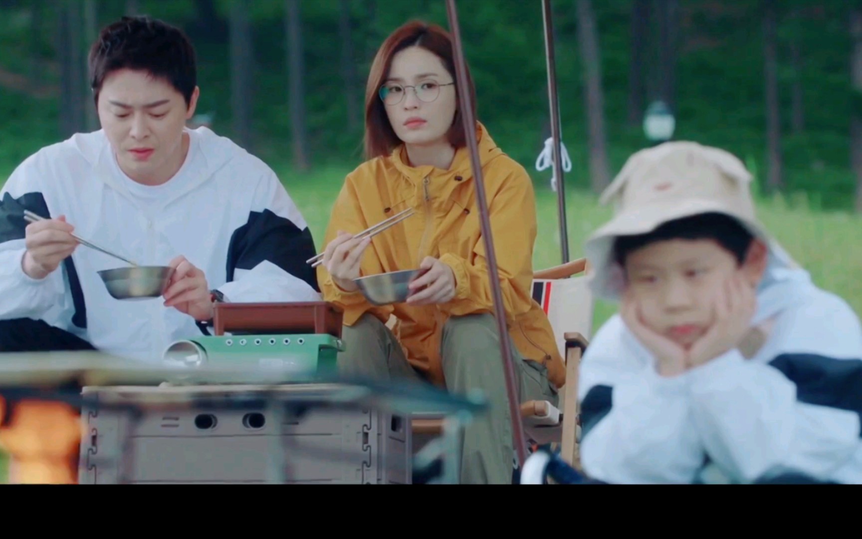 【机智医生生活2】和颂华带失恋的宇宙去恋人山露营 不愧是你李翼俊