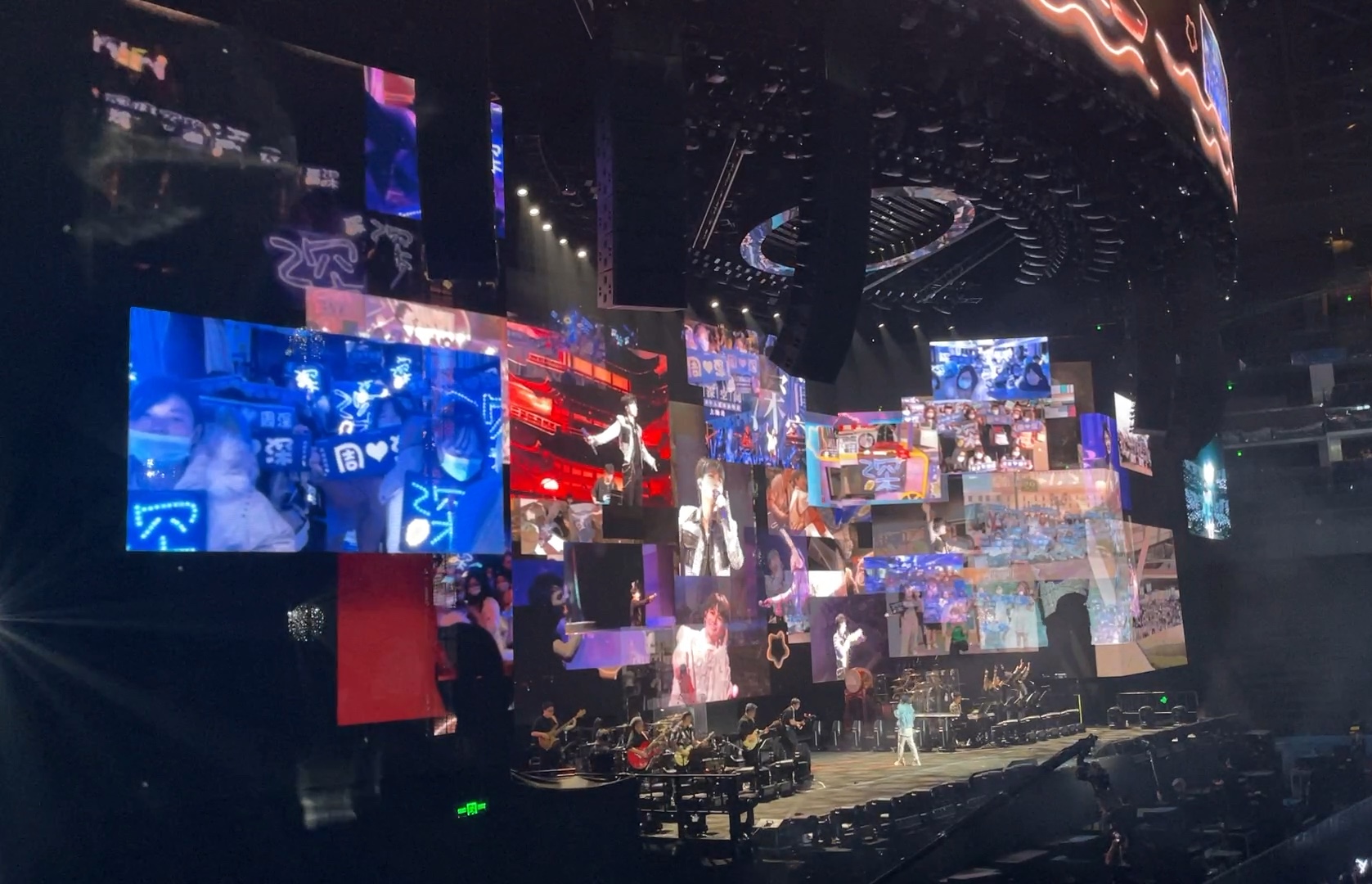 19梅奔演唱会/我以渺小爱你 live存档(是谁连续拥有两天的门票呀 是我