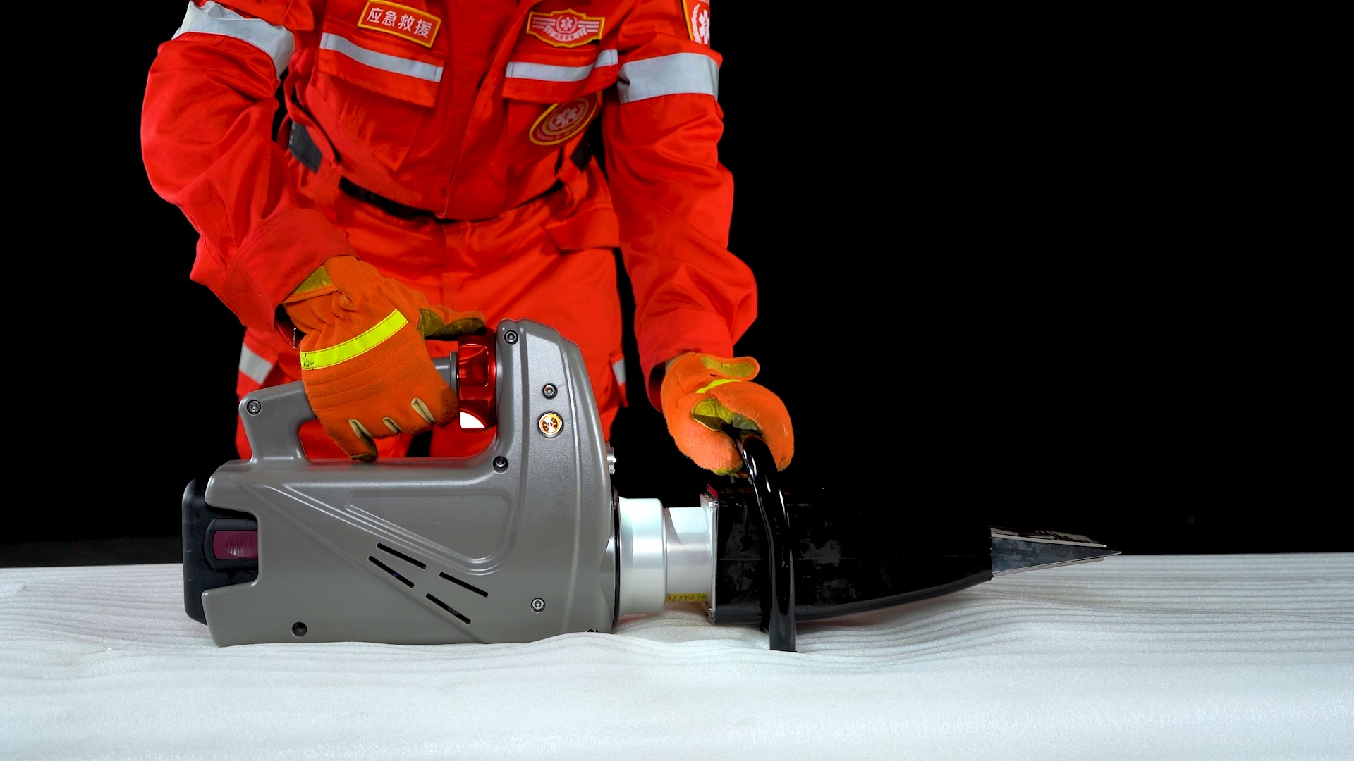 电动液压开缝器