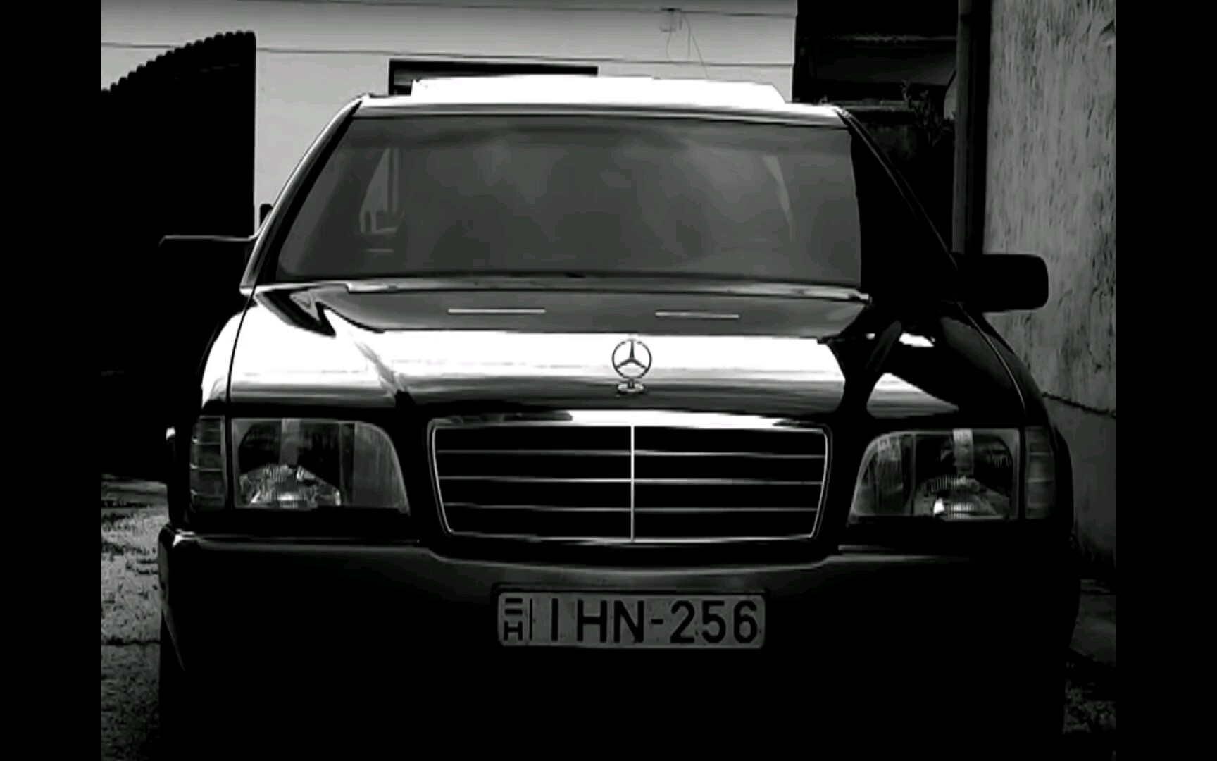 虎头奔驰s600暴力测试弯道超车