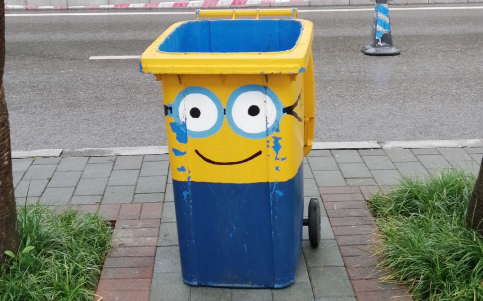 【两天逛重庆(上)】金渝宜家和涂鸦墙/台湾车轮饼/520串串/重庆夜景